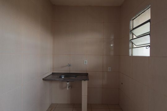 Cozinha de casa de condomínio para alugar com 2 quartos, 60m² em Mantiqueira, Belo Horizonte