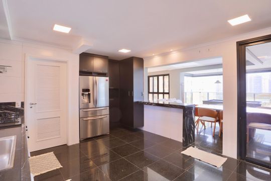 Cozinha de apartamento para alugar com 3 quartos, 186m² em Jardim Analia Franco, São Paulo
