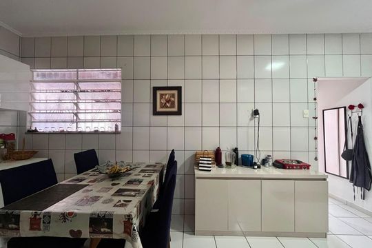 Cozinha  de casa à venda com 3 quartos, 300m² em Jardim Nova Europa, Campinas
