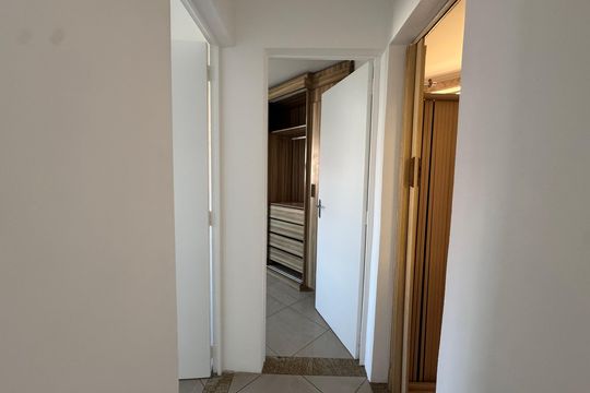 Corredor de apartamento para alugar com 2 quartos, 55m² em Bandeiras, Osasco