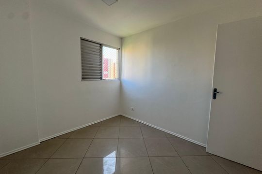 Quarto 1 de apartamento para alugar com 2 quartos, 55m² em Bandeiras, Osasco
