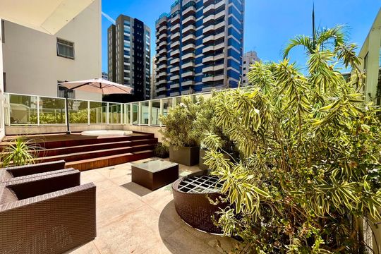 Apartamento para alugar com 4 quartos, 236m² em Cambuí, Campinas