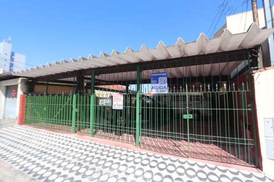 Fachada de casa para alugar com 1 quarto, 70m² em Vila Bela, São Paulo