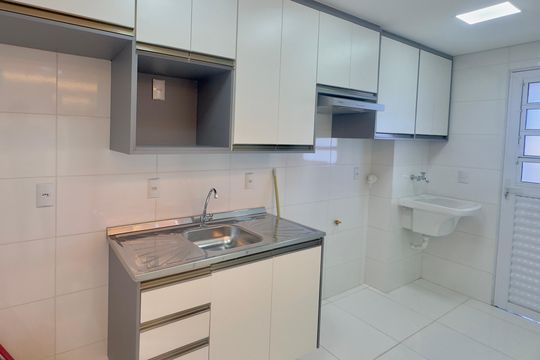 Cozinha de apartamento para alugar com 2 quartos, 60m² em Vila Nova Bonsucesso, Guarulhos