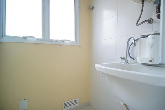 Área de Serviço de apartamento para alugar com 3 quartos, 79m² em Passo D’areia, Porto Alegre