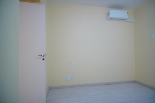 Suíte de apartamento para alugar com 3 quartos, 79m² em Passo D’areia, Porto Alegre