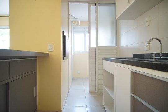 Cozinha de apartamento para alugar com 3 quartos, 79m² em Passo D’areia, Porto Alegre