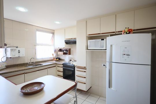 Cozinha de apartamento à venda com 3 quartos, 116m² em Vila Yara, Osasco