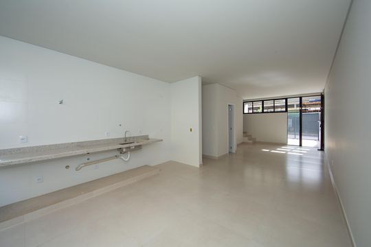 Casa à venda com 3 quartos, 167m² em Estoril, Belo Horizonte