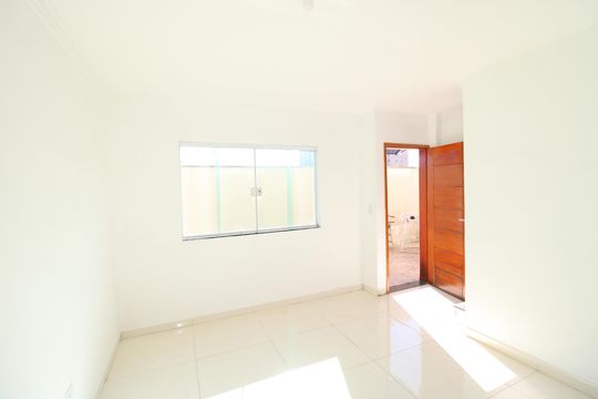Sala de casa de condomínio para alugar com 2 quartos, 80m² em Itaquera, São Paulo