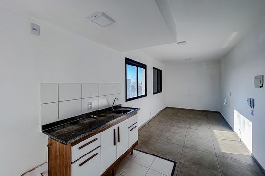 Cozinha de kitnet/studio para alugar com 1 quarto, 24m² em Vila Granada, São Paulo