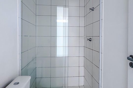Banheiro de kitnet/studio para alugar com 1 quarto, 24m² em Vila Granada, São Paulo