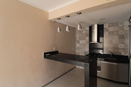Cozinha de casa de condomínio para alugar com 2 quartos, 57m² em Santa Rosa, Belo Horizonte