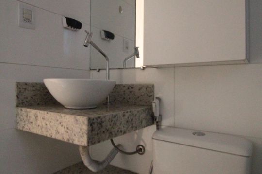 Banheiro Social de casa de condomínio para alugar com 2 quartos, 57m² em Santa Rosa, Belo Horizonte