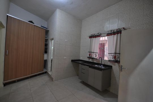 Cozinha de casa para alugar com 1 quarto, 37m² em Jardim Flor de Maio, São Paulo