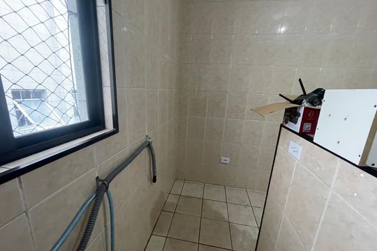Cozinha e Área de Serviço de apartamento para alugar com 2 quartos, 60m² em Centro, São Vicente