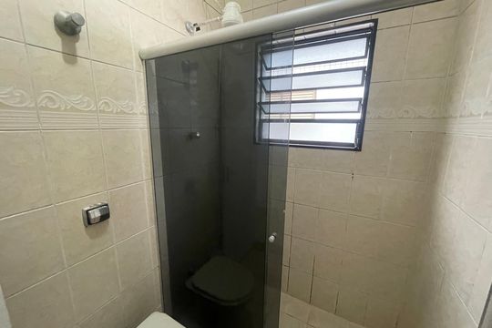 Banheiro Social de apartamento para alugar com 2 quartos, 60m² em Centro, São Vicente