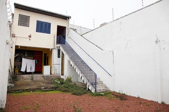 Pátio de casa à venda com 4 quartos, 200m² em Floresta, Porto Alegre