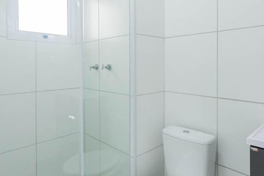 Banheiro de apartamento à venda com 2 quartos, 42m² em Imperial de São Cristóvão, Rio de Janeiro