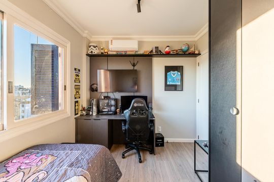 Quarto de apartamento à venda com 4 quartos, 150m² em Jardim Itu, Porto Alegre