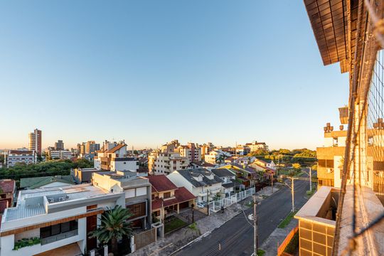 Vista de apartamento à venda com 4 quartos, 150m² em Jardim Itu, Porto Alegre