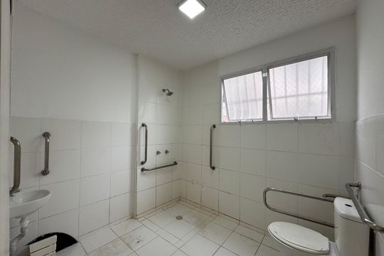 Banheiro Social de apartamento para alugar com 1 quarto, 42m² em Vargem Pequena, Rio de Janeiro