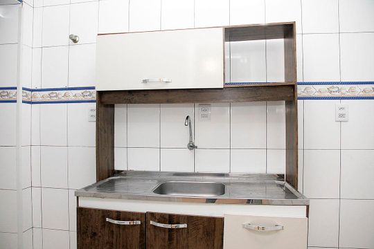 Cozinha + Área de Serviço de apartamento para alugar com 1 quarto, 45m² em Cidade Baixa, Porto Alegre