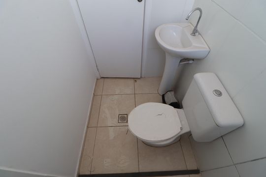 Banheiro  de apartamento para alugar com 2 quartos, 48m² em Parque Sao Sebastiao, Ribeirão Preto