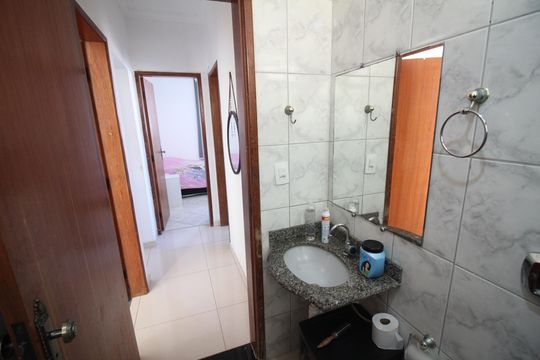 Banheiro de apartamento à venda com 3 quartos, 69m² em Novo Riacho, Contagem