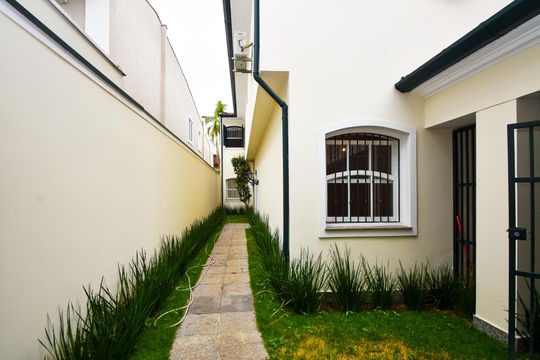 fachada da casa de casa à venda com 3 quartos, 344m² em Jardins, São Paulo