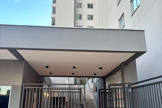 Portaria de apartamento à venda com 2 quartos, 47m² em Vila Nair, São Paulo