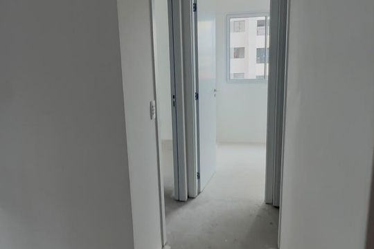Corredor de apartamento à venda com 2 quartos, 47m² em Vila Nair, São Paulo