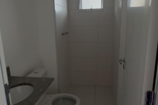 Banheiro de apartamento à venda com 2 quartos, 47m² em Vila Nair, São Paulo