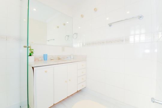 Banheiro do Quarto 3 de apartamento à venda com 4 quartos, 124m² em Vila Rosalia, Guarulhos