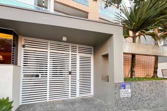 Fachada + plaquinha de apartamento para alugar com 3 quartos, 102m² em Santa Maria, São Caetano do Sul