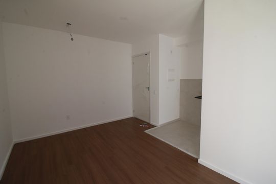 Sala de apartamento à venda com 2 quartos, 48m² em Barra Olímpica, Rio de Janeiro