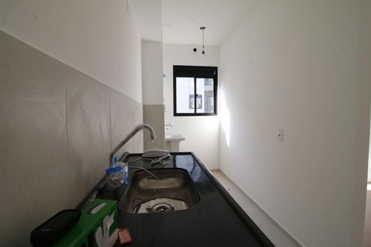 Cozinha de apartamento à venda com 2 quartos, 48m² em Barra Olímpica, Rio de Janeiro