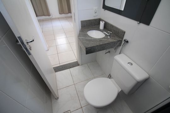 Banheiro de apartamento para alugar com 2 quartos, 60m² em Olaria, Contagem