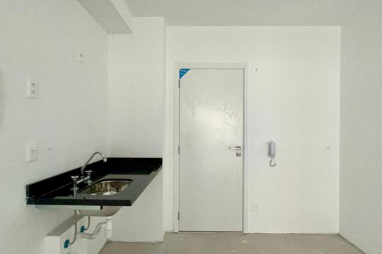 Cozinha de apartamento à venda com 1 quarto, 19m² em Vila Anglo Brasileira, São Paulo