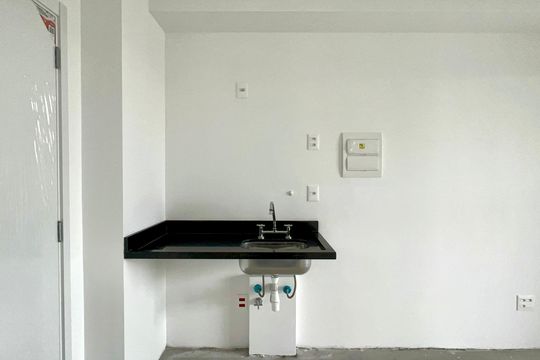 Cozinha de apartamento à venda com 1 quarto, 37m² em Vila Anglo Brasileira, São Paulo