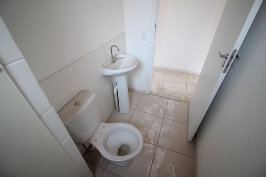 Banheiro de apartamento à venda com 2 quartos, 50m² em Diamante (barreiro), Belo Horizonte