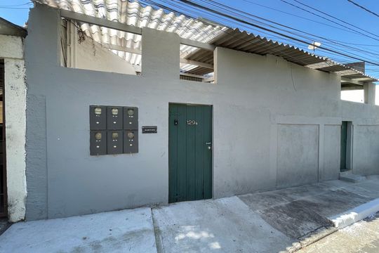 Fachada de kitnet/studio para alugar com 1 quarto, 20m² em Jardim das Vertentes, São Paulo