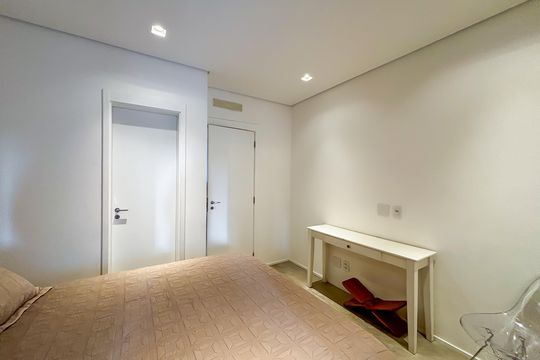 Apartamento à venda com 2 quartos, 131m² em Pinheiros, São Paulo
