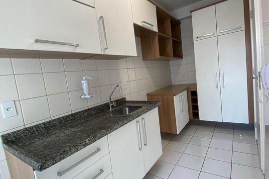 Cozinha de apartamento para alugar com 3 quartos, 68m² em Butantã, São Paulo
