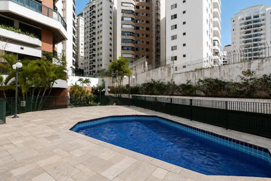Área externa de apartamento para alugar com 4 quartos, 172m² em Pompeia, São Paulo
