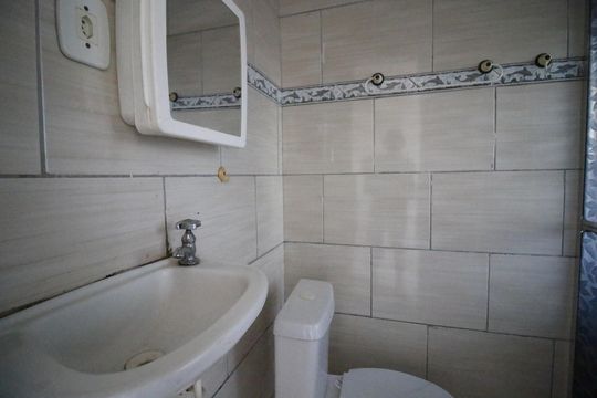Banheiro de casa para alugar com 3 quartos, 86m² em Curicica, Rio de Janeiro