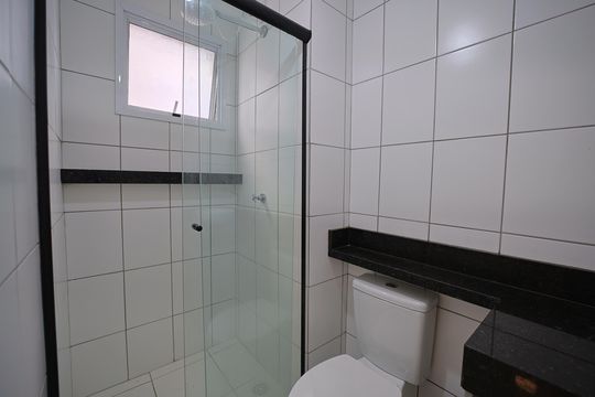 Banheiro  de apartamento para alugar com 1 quarto, 26m² em Vila Ré, São Paulo