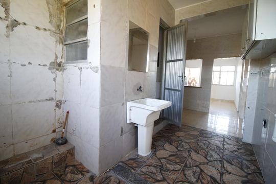 Área de serviço de casa para alugar com 2 quartos, 86m² em Curicica, Rio de Janeiro