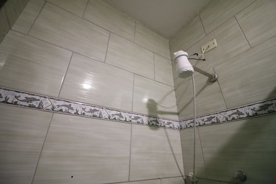 Banheiro de casa para alugar com 2 quartos, 86m² em Curicica, Rio de Janeiro