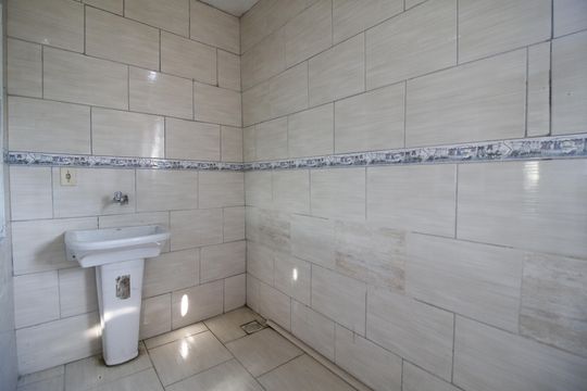 Área de Serviço de casa para alugar com 2 quartos, 86m² em Curicica, Rio de Janeiro